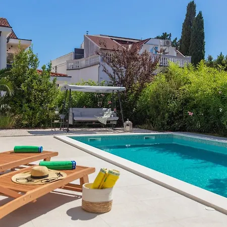 Luxury Cippico Xxii With Pool Villa *