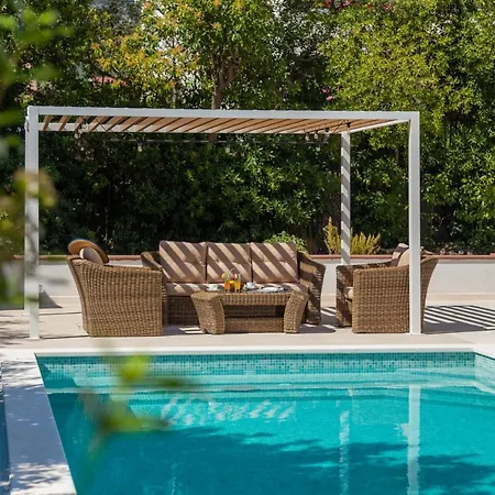 Luxury Cippico Xxii With Pool Vila Kaštela