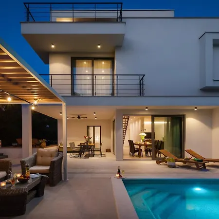 Vila Luxury Cippico Xxii With Pool *