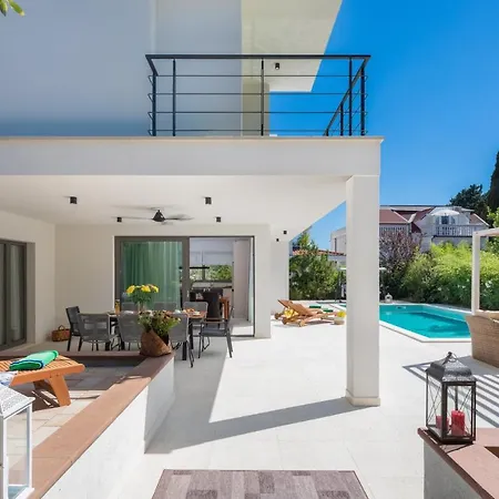 Luxury Cippico Xxii With Pool