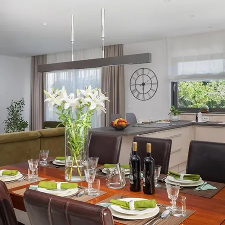 Villa Luxury Cippico Xxii With Pool Kaštela