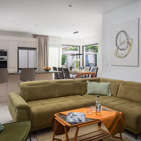 Luxury Cippico Xxii With Pool Vila Kaštela