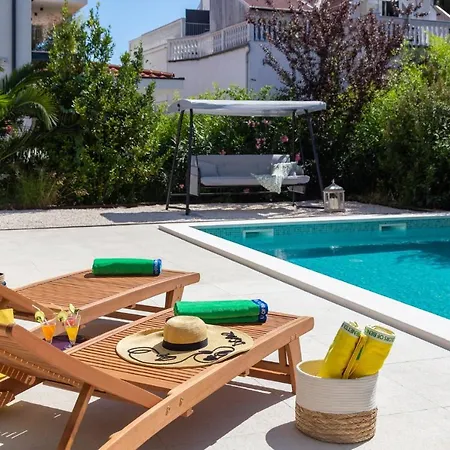 Luxury Cippico Xxii With Pool Villa