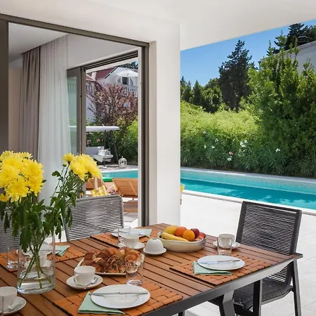Luxury Cippico Xxii With Pool Vila Kaštela
