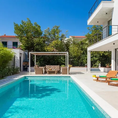 Luxury Cippico Xxii With Pool Villa Kaštela