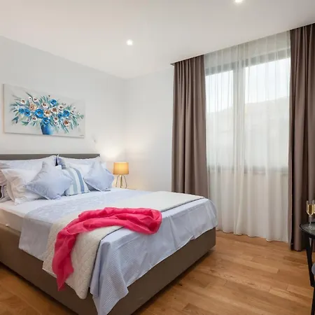 Luxury Cippico Xxii With Pool Villa *