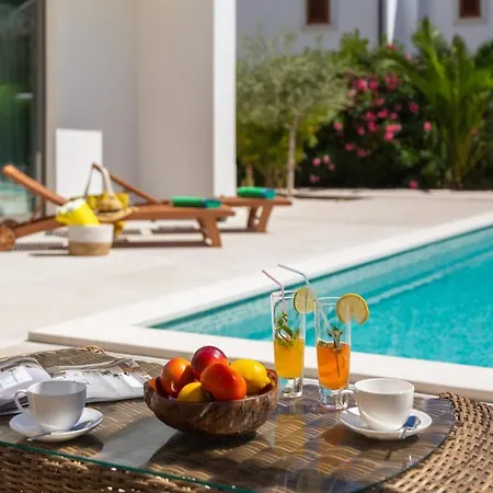 Luxury Cippico Xxii With Pool Kaštela