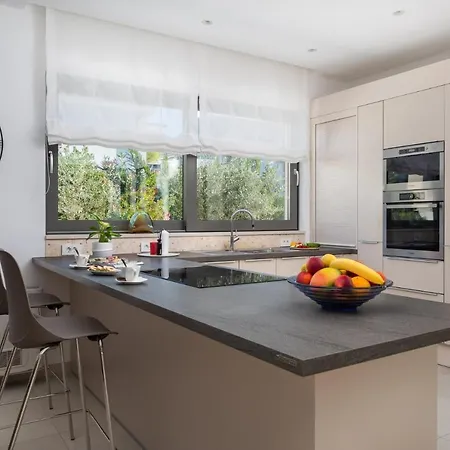 Villa Luxury Cippico Xxii With Pool *