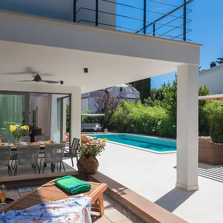 Luxury Cippico Xxii With Pool Villa *