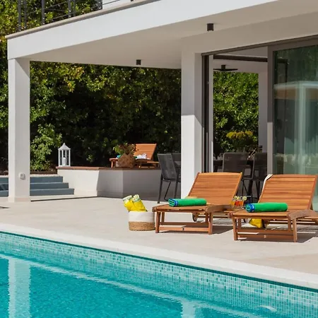 Luxury Cippico Xxii With Pool *