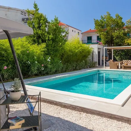 Luxury Cippico Xxii With Pool Villa