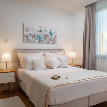 Luxury Cippico Xxii With Pool Kaštela