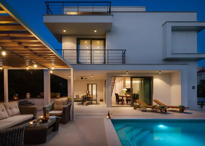 Willa Luxury Cippico Xxii With Pool *