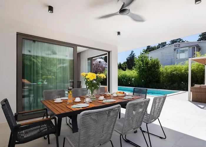 Luxury Cippico Xxii With Pool Kaštela