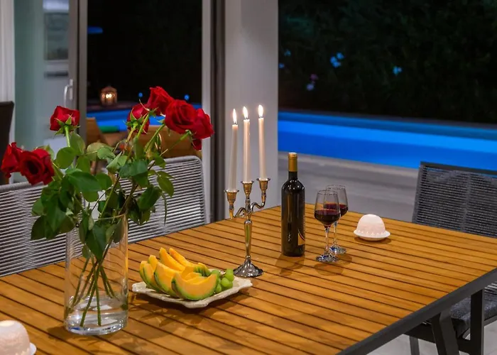 Luxury Cippico Xxii With Pool Willa