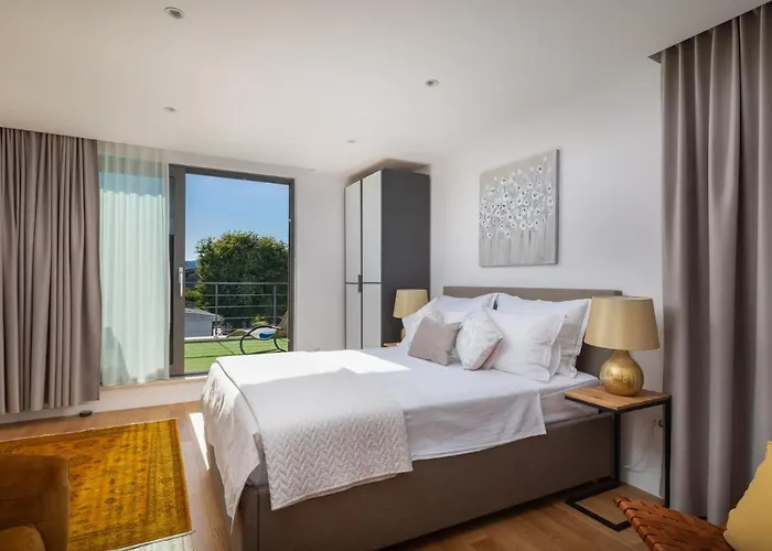 Luxury Cippico Xxii With Pool Kaštela