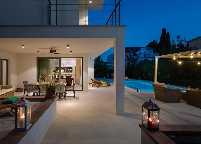 Luxury Cippico Xxii With Pool Willa Kaštela