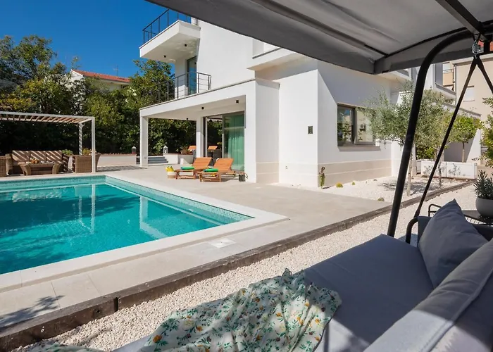 Luxury Cippico Xxii With Pool Willa Kaštela