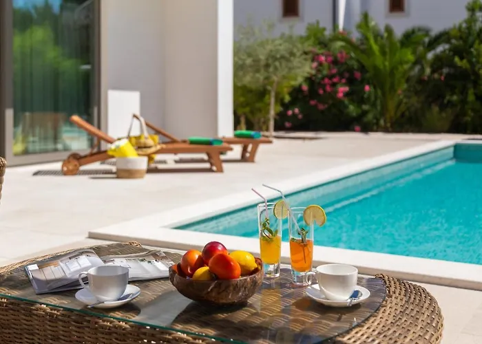 Luxury Cippico Xxii With Pool Kaštela