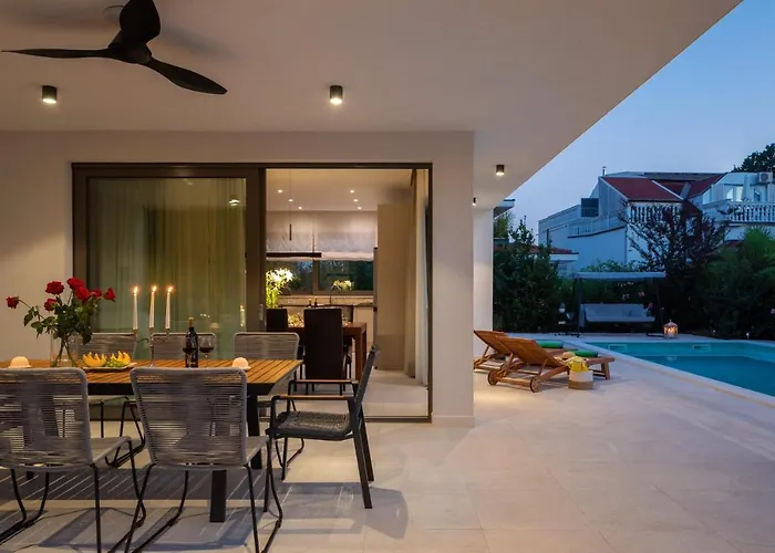 Willa Luxury Cippico Xxii With Pool *