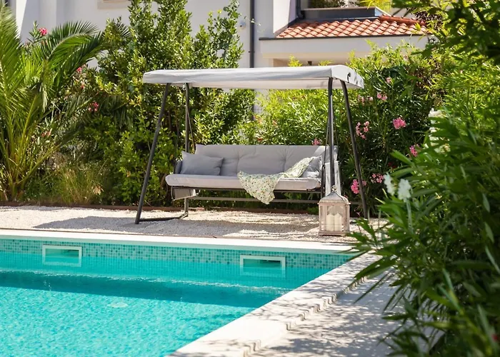 Luxury Cippico Xxii With Pool Willa Kaštela